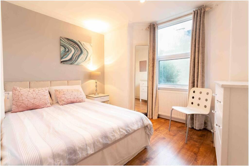 Large 3 Bedroom Modern Close To London Finchley